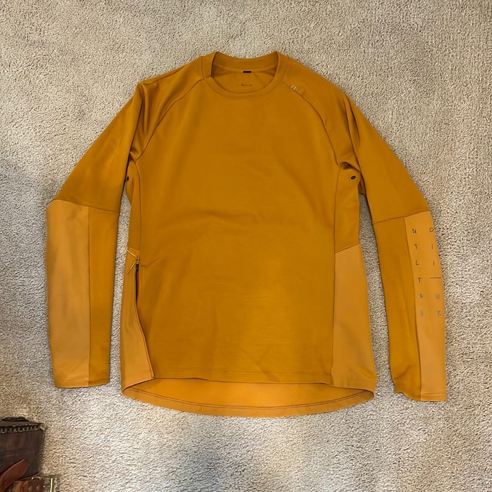 Gold lunar new year lululemon long sleeve shirt Sz Medium